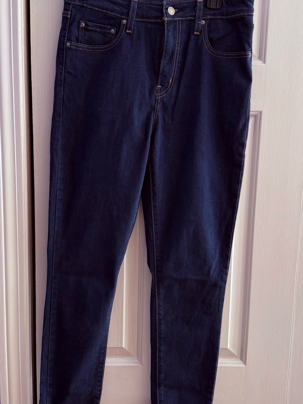 Levi's Indigo Blue Jeans with Contrast Stitching 29 waist